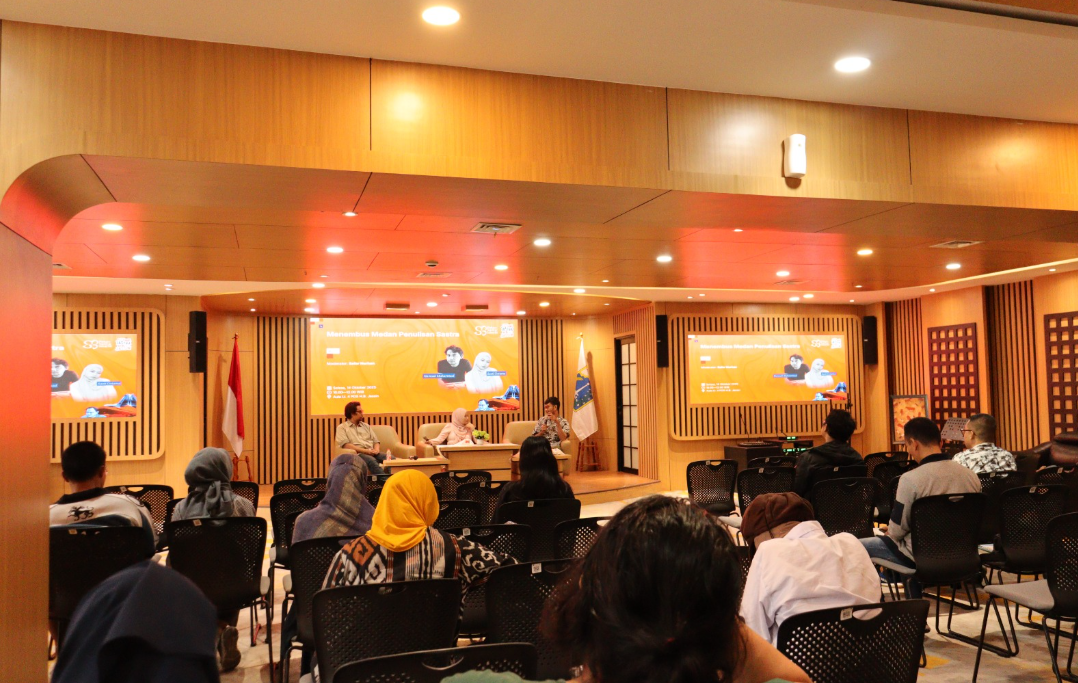 Menembus Medan Penulisan Sastra